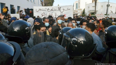 تونس في ورطة... تحالف الشعبويين والنظام القديم