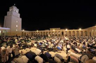 النفخ في الاستقطاب الإيديولوجي...عندما يصير التافه &quot;باحثا&quot; والفارغ &quot;مجتهدا&quot; !!