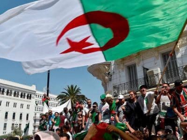 السلطة تعبث بـ&quot;الهويات&quot; وتُشعل نيران العصبية